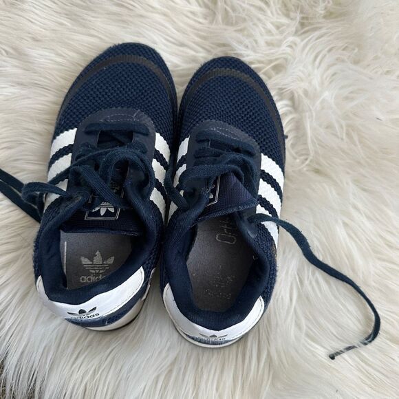 Adidas unisex blue kid sneakers size 1 - Picture 2 of 5